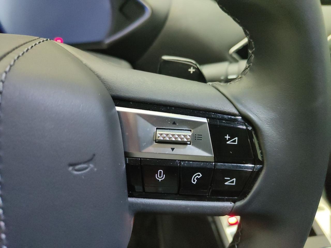 DS3 2023 1.2 PURETECH 130CV OPERA AUTO