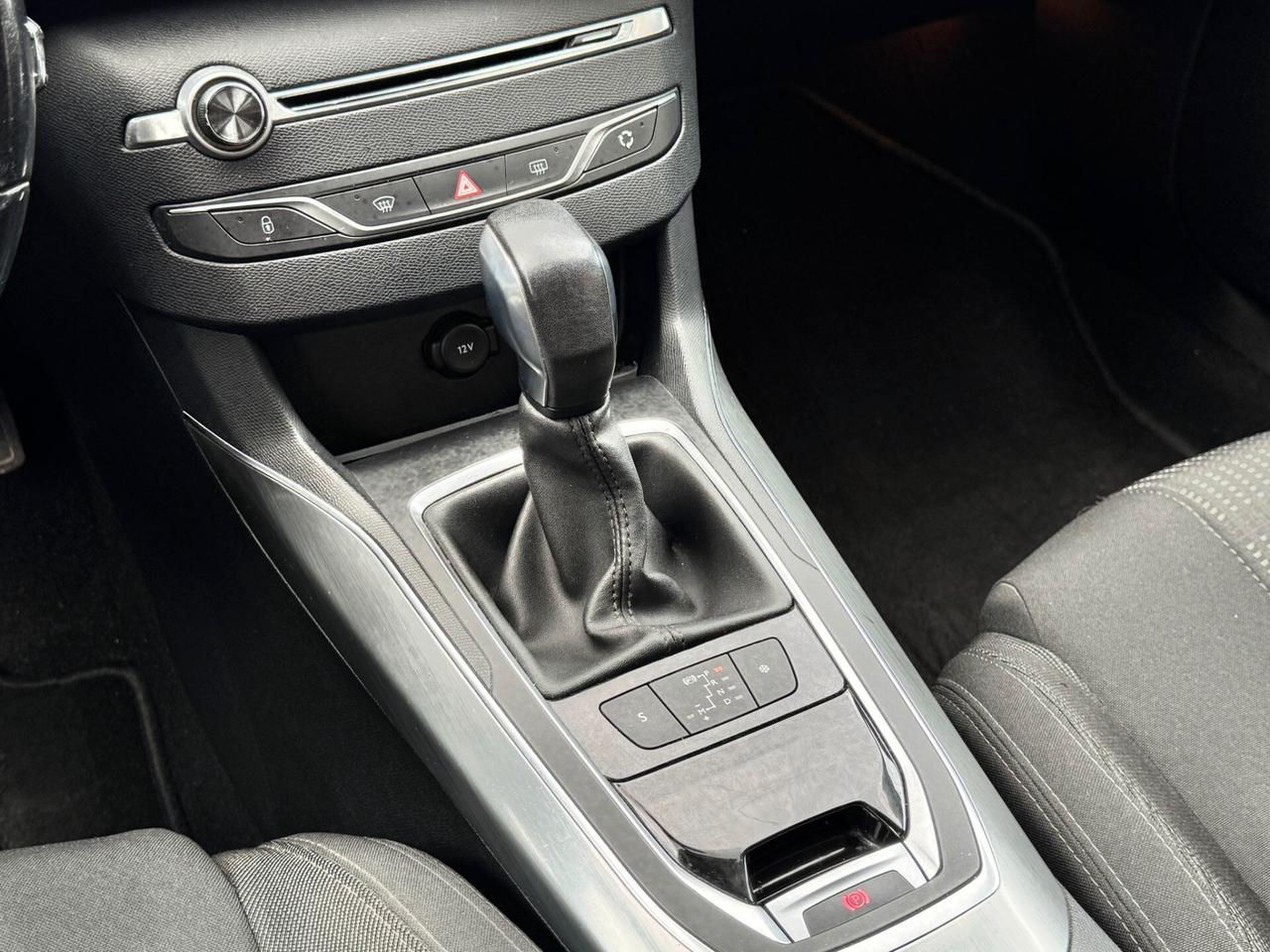 Peugeot 308 BlueHDi 120 S&S EAT6 SW Allure