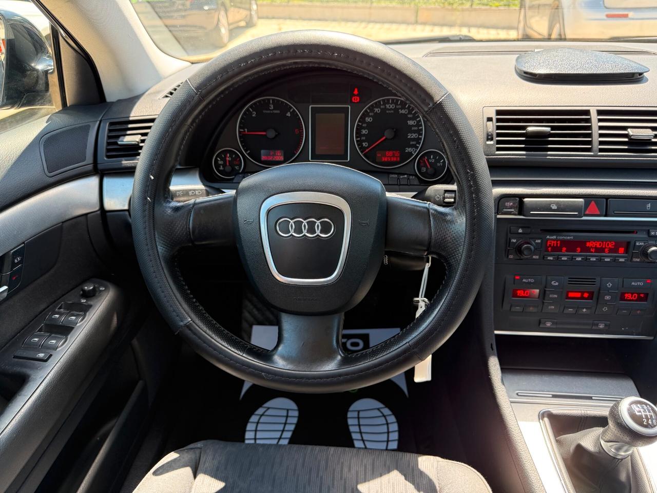 Audi A4 2.0 16V TDI Avant TOTAL BLACK