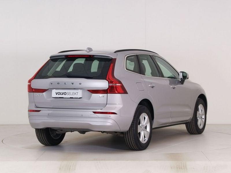 Volvo XC60 B4 (d) automatico Core **Trazione Anteriore**