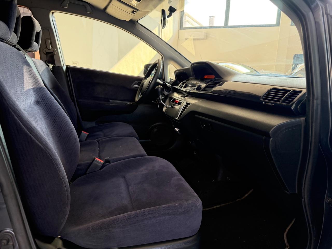 Honda FR-V 1.8 16V i-VTEC Executive Navi LH