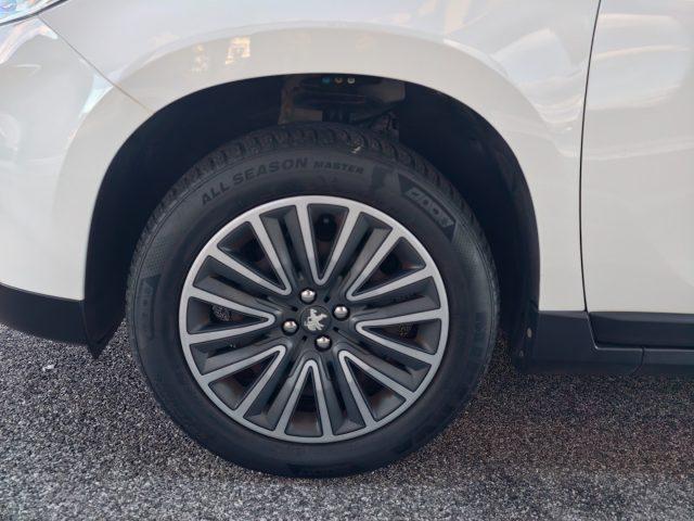 PEUGEOT 2008 PureTech 82 Allure