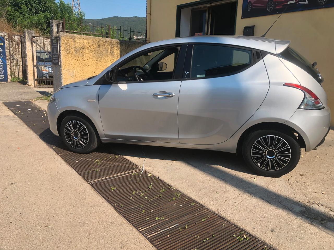 Lancia Ypsilon 1.2 69 CV 5 porte GPL