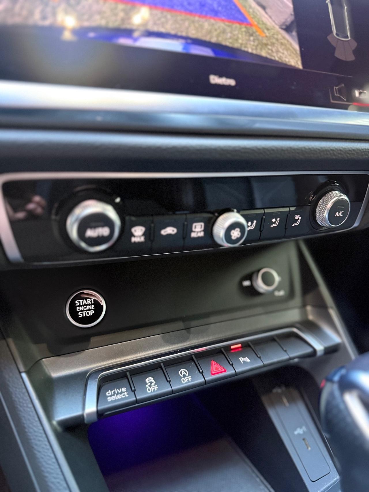 Audi Q3 35 TDI quattro S tronic Identity Black