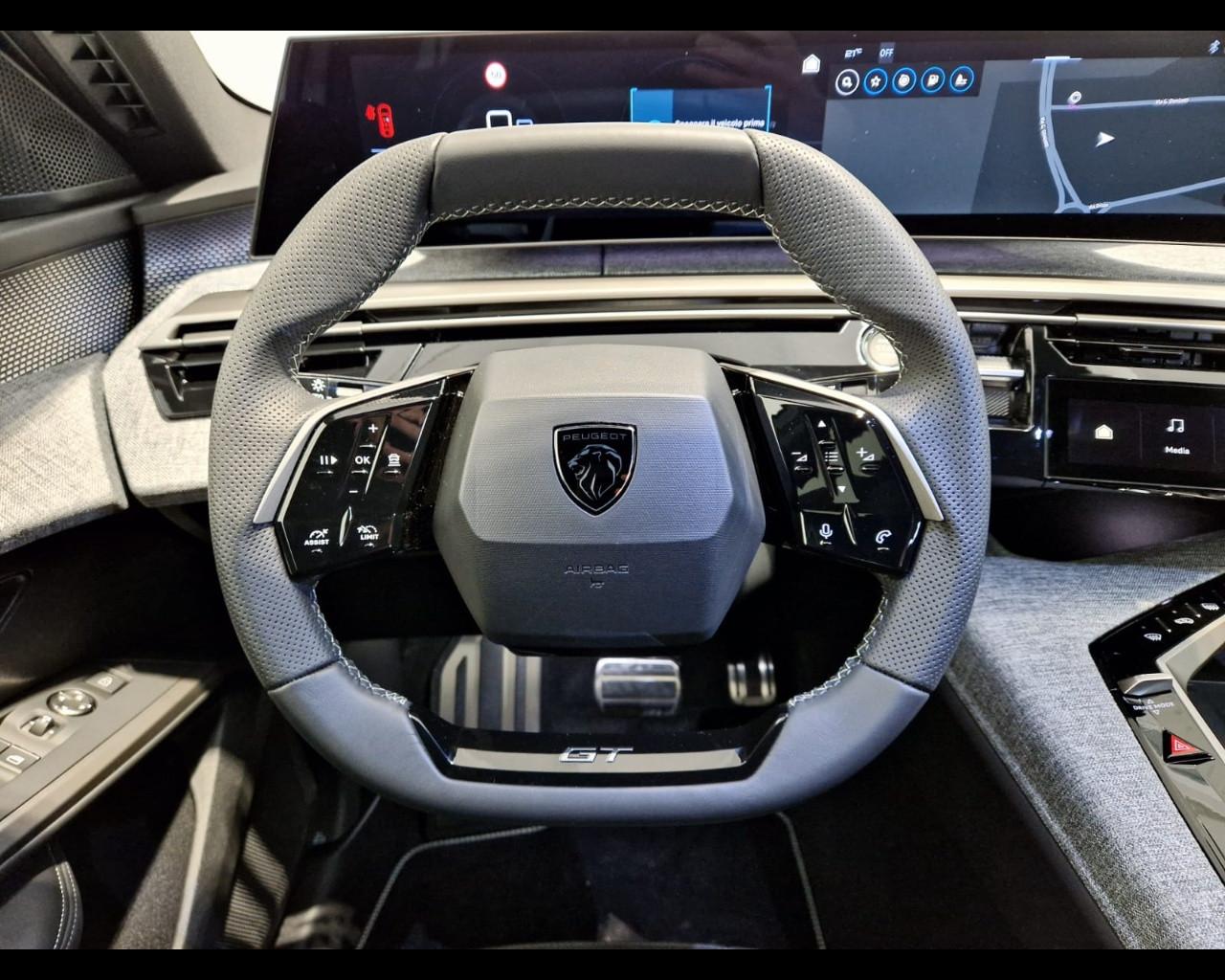 PEUGEOT 3008 1.2 hybrid GT 136cv e-dcs6