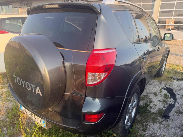 TOYOTA RAV 4 MY23 179,001km RAV4 2.2 D-4D 177 CV Luxury Bellissima