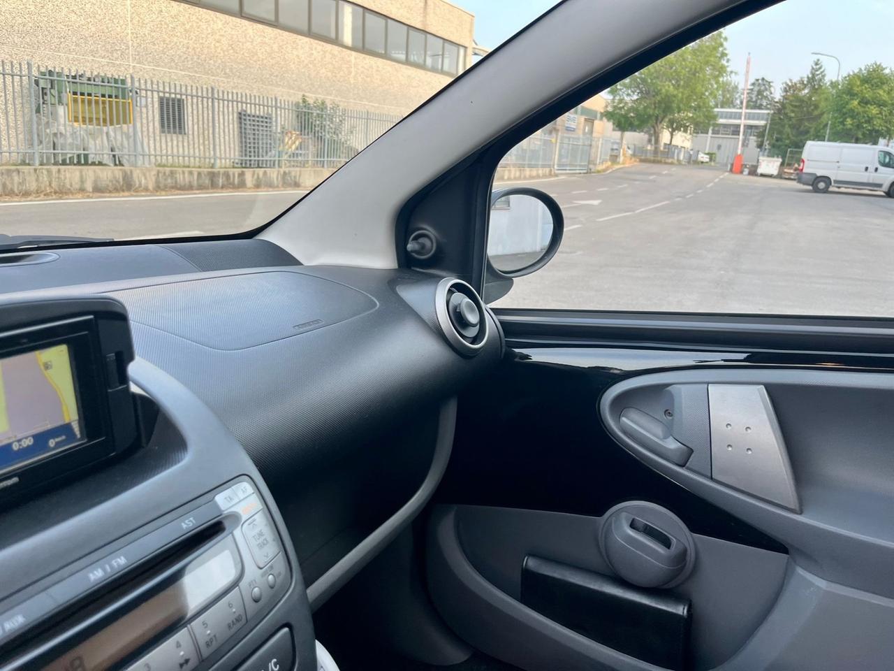 Toyota Aygo 1.0benz 2011 122.000km perfetta per neopatentati