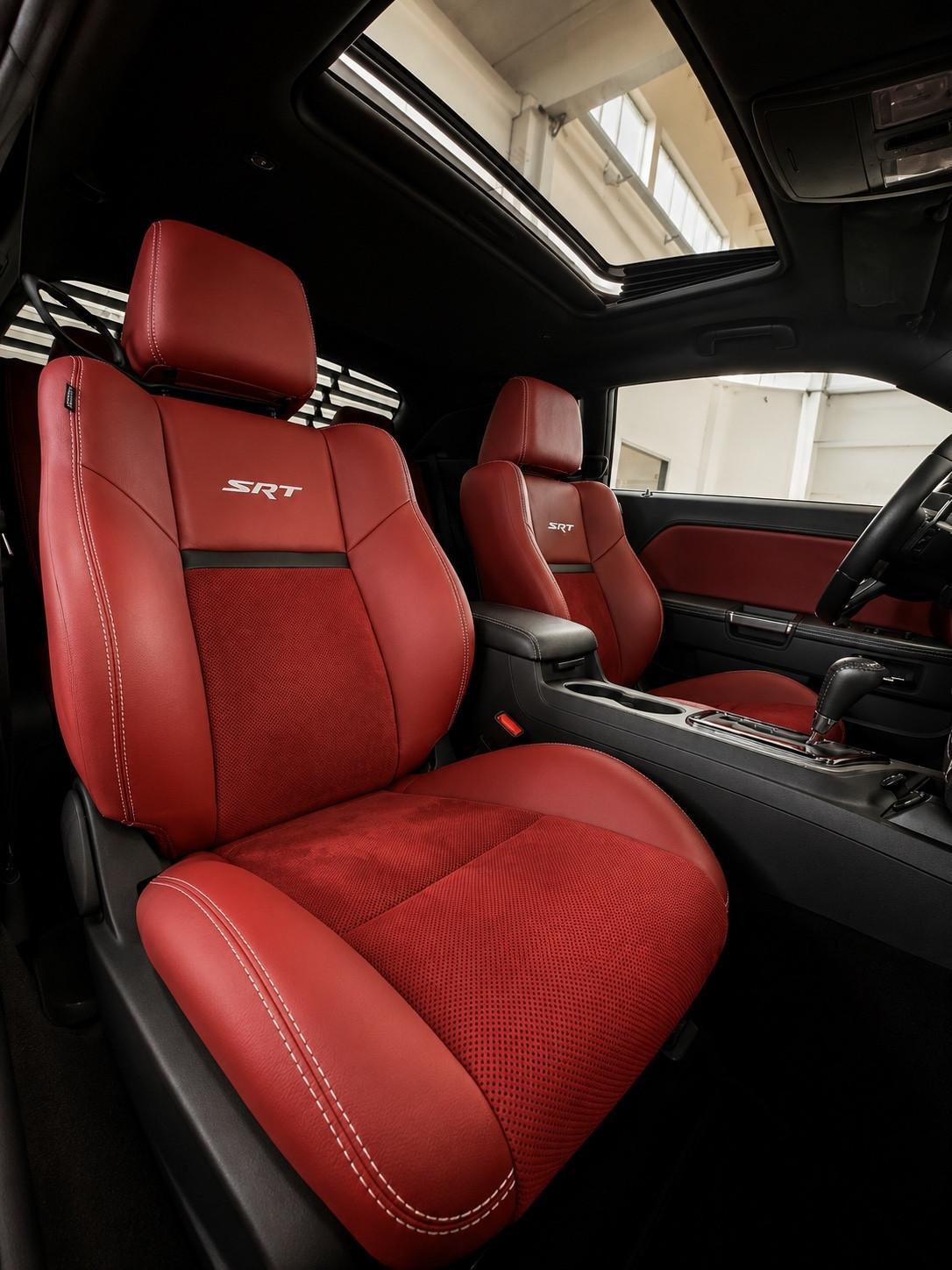 Dodge Challenger 6.4 v8 477cv