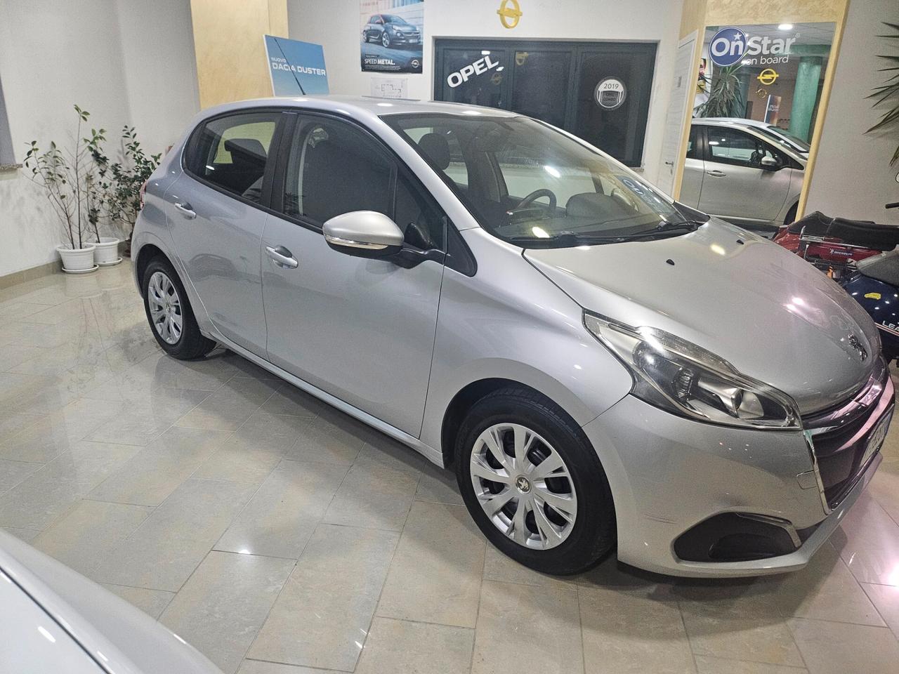 Peugeot 208 PureTech 82 Active 98.000km 2016