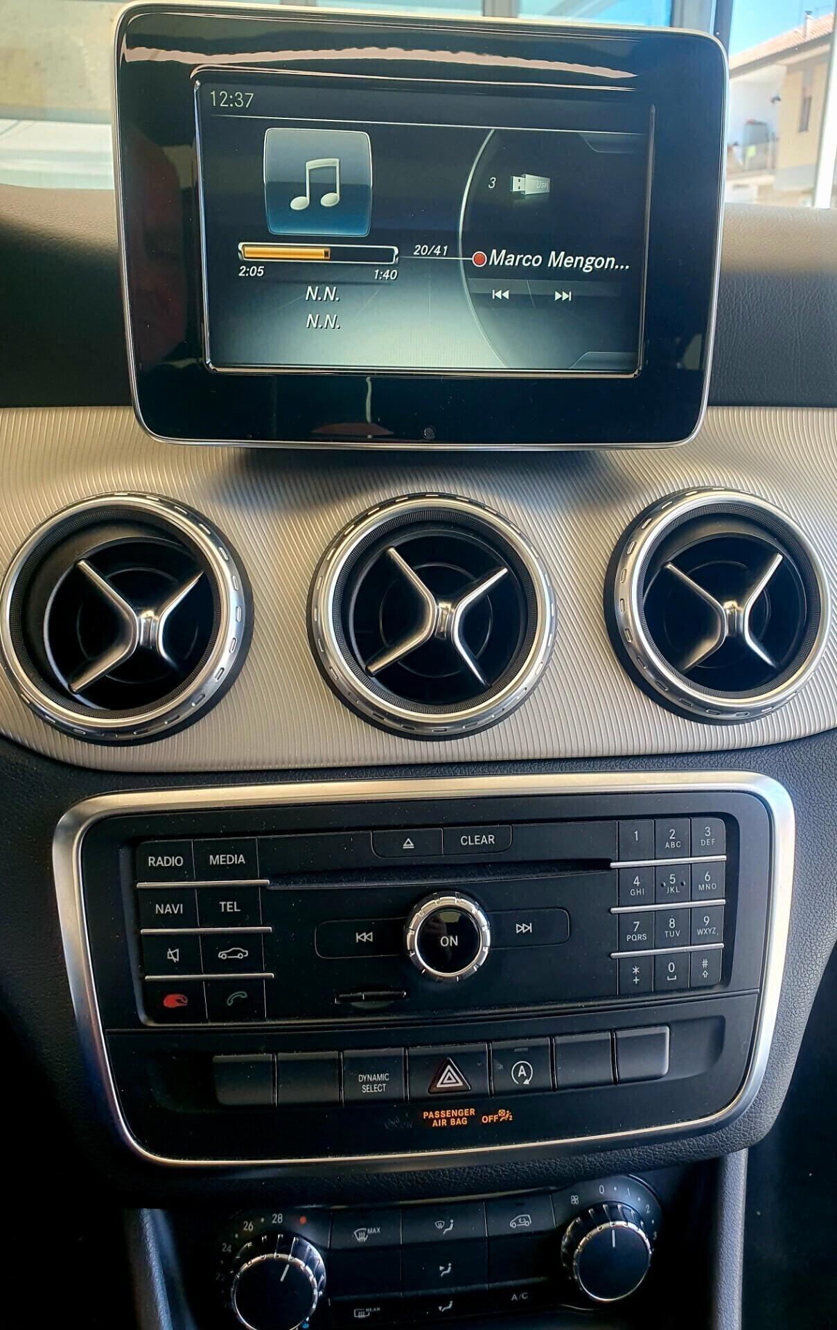 Mercedes-benz GLA 180D Automatic + Navi - 2016 - KM. 100.000