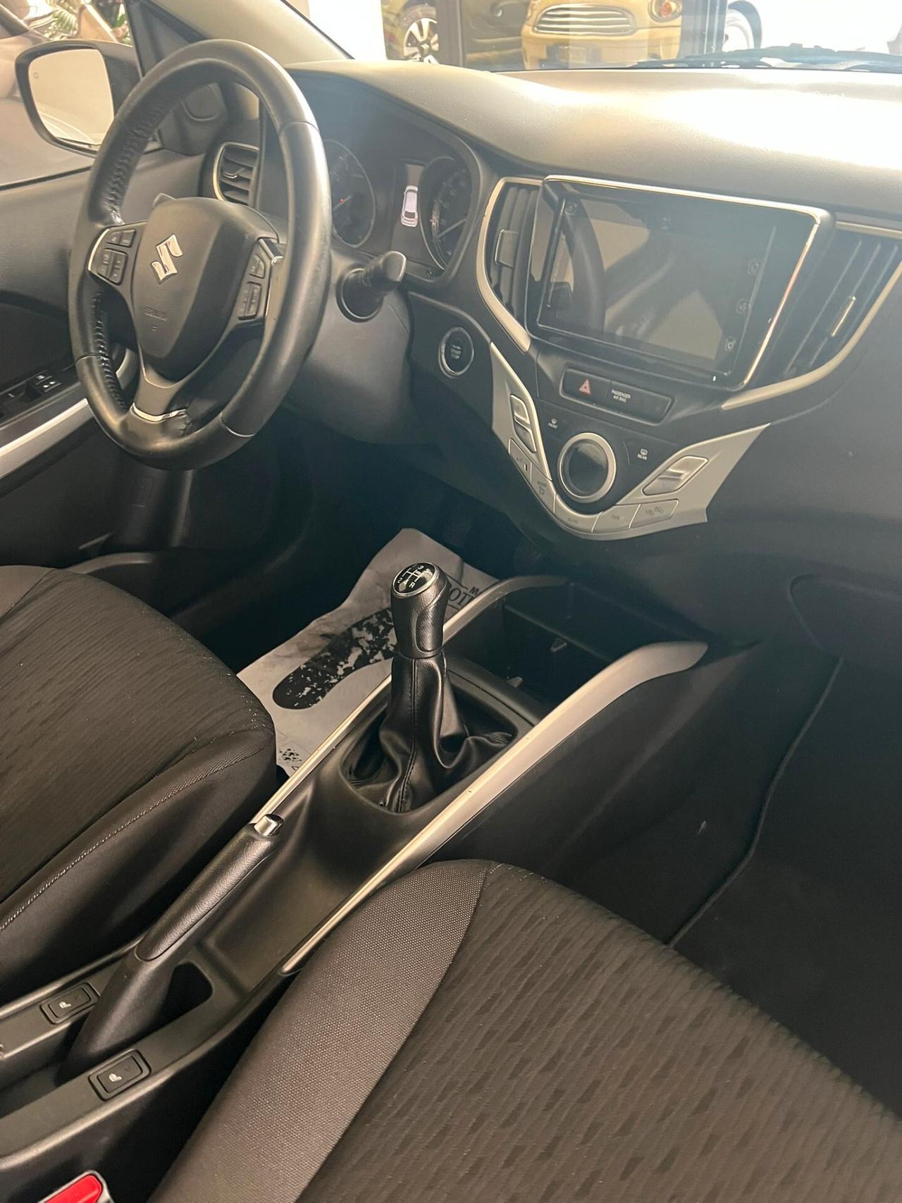 Suzuki Baleno 1.2 Hybrid B-Top