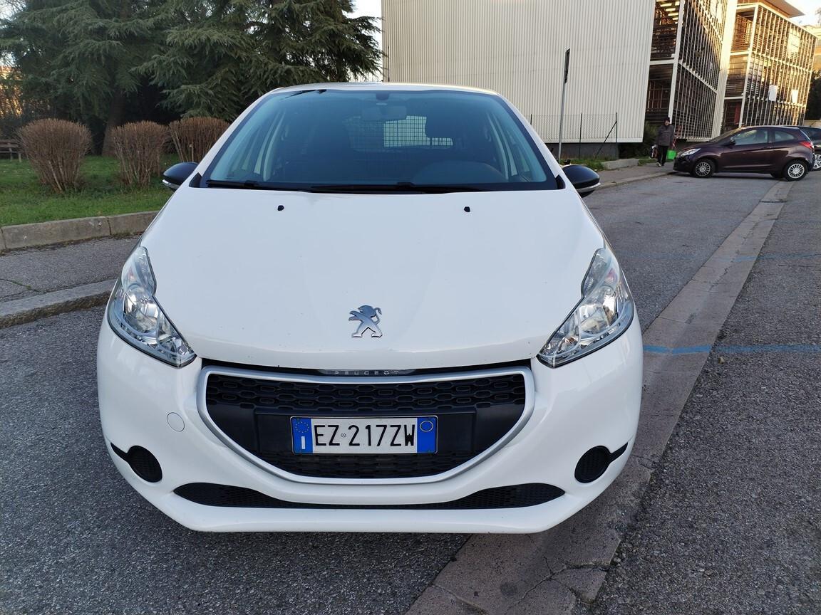 Peugeot 208 1.4 HDi 68 CV 5p Van 137000km 2015