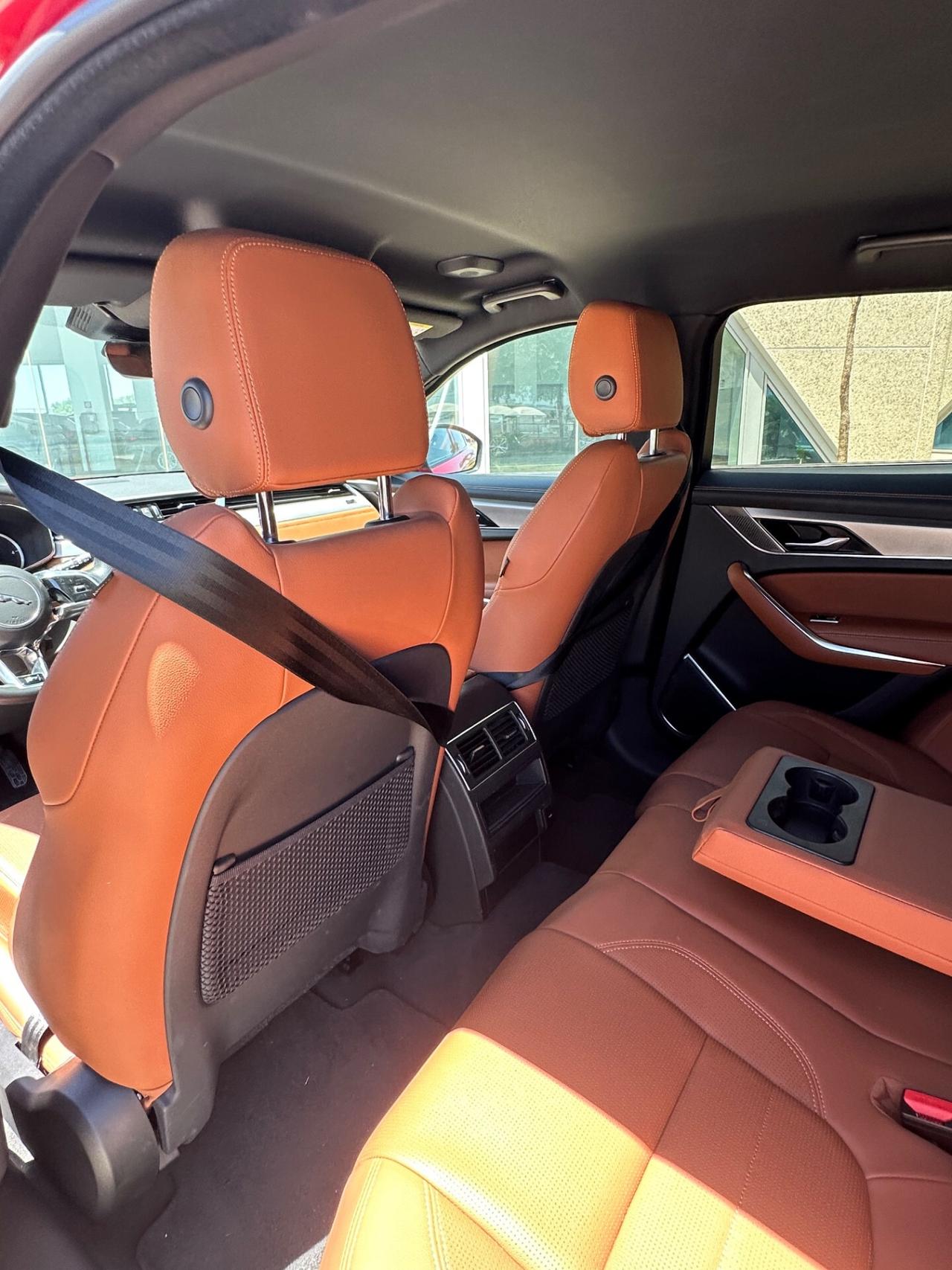 Jaguar F-Pace 2.0D R-Dynamic AUTOCARRO N1 totalmente detraibile