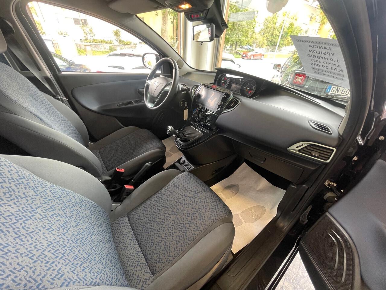 Lancia Ypsilon 1.0 Hybrid Gold