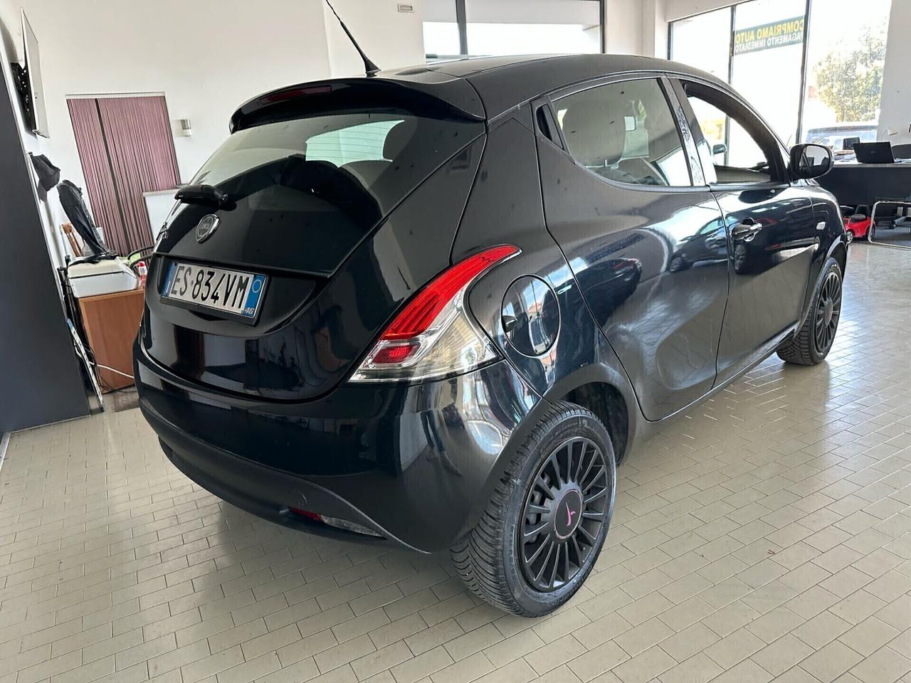 Lancia Ypsilon 1.2 69 CV 5 porte GPL Ecochic Gold