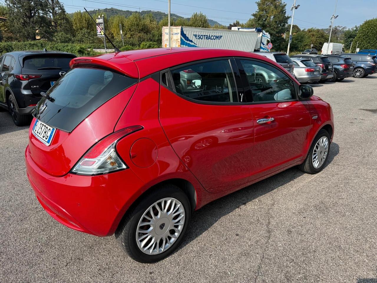 Lancia Ypsilon 1.2 69 CV 5 porte Mya
