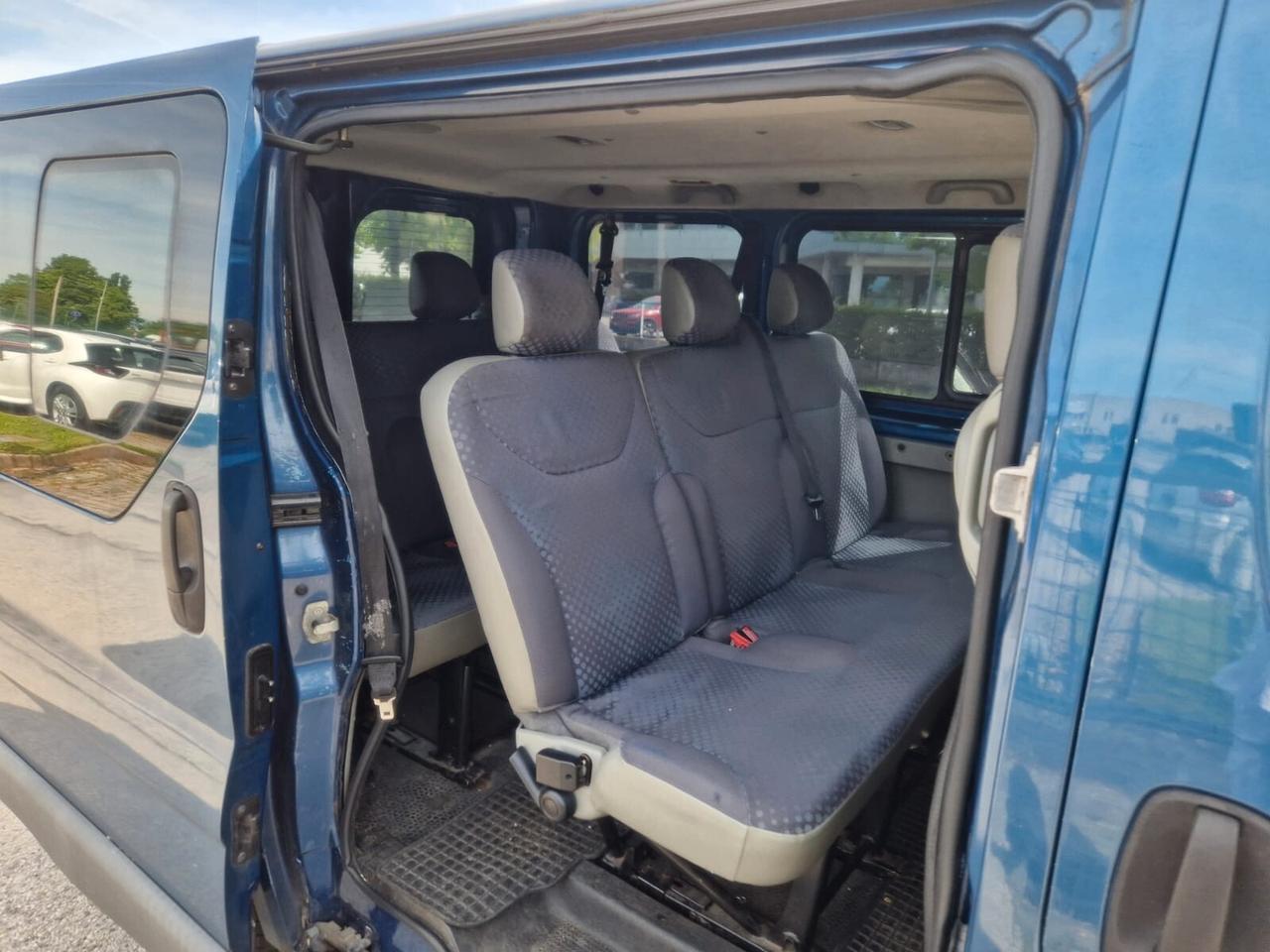 Renault Trafic T29 2.5 dCi/115 PC-TN Passenger Confort 9 POSTI