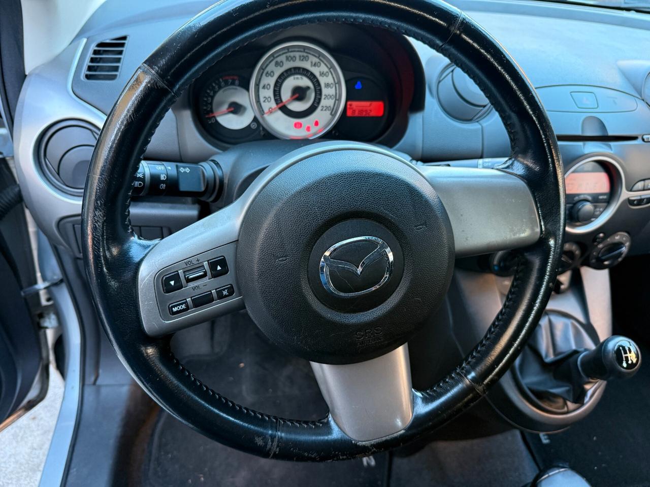 Mazda 2 1.4 play 3 porte ok per neopatentati