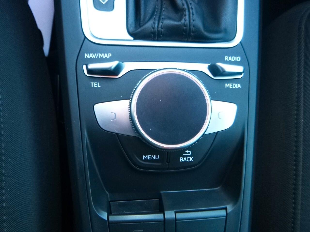 Audi Q2 35 TDI quattro S tronic Identity Black