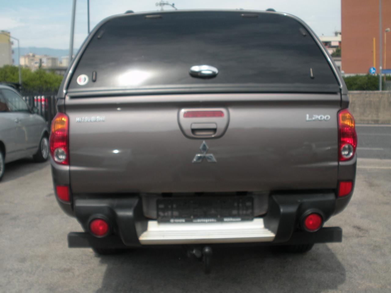 Mitsubishi L200 2.5 DI-D/178CV DC Intense Plus DPF super select