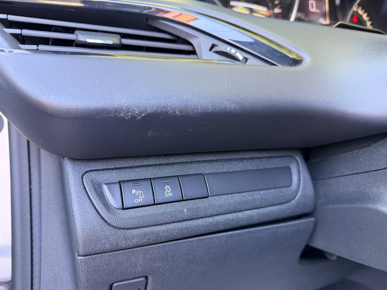 Peugeot 208 82CV 5 porte Allure