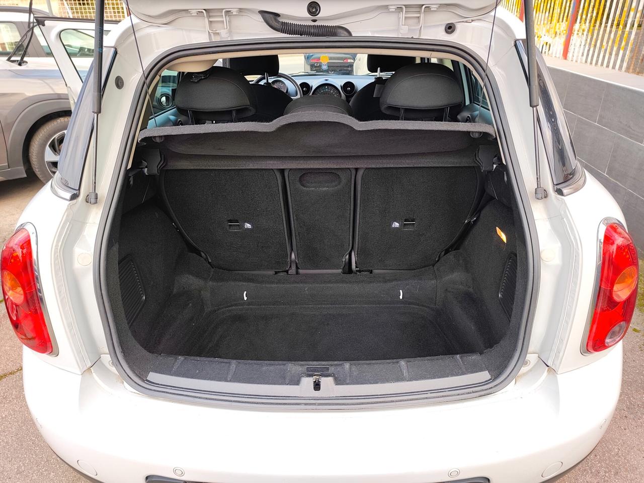 Mini Countryman CAMBIO AUTOMATICO 1.6 BENZINA