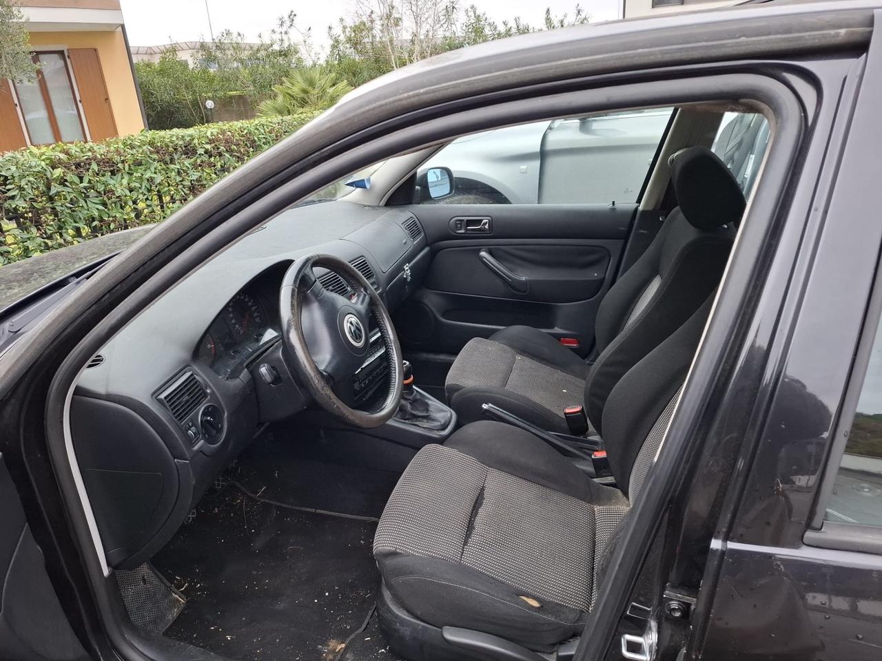 Volkswagen Golf 1.6 cat 5 porte