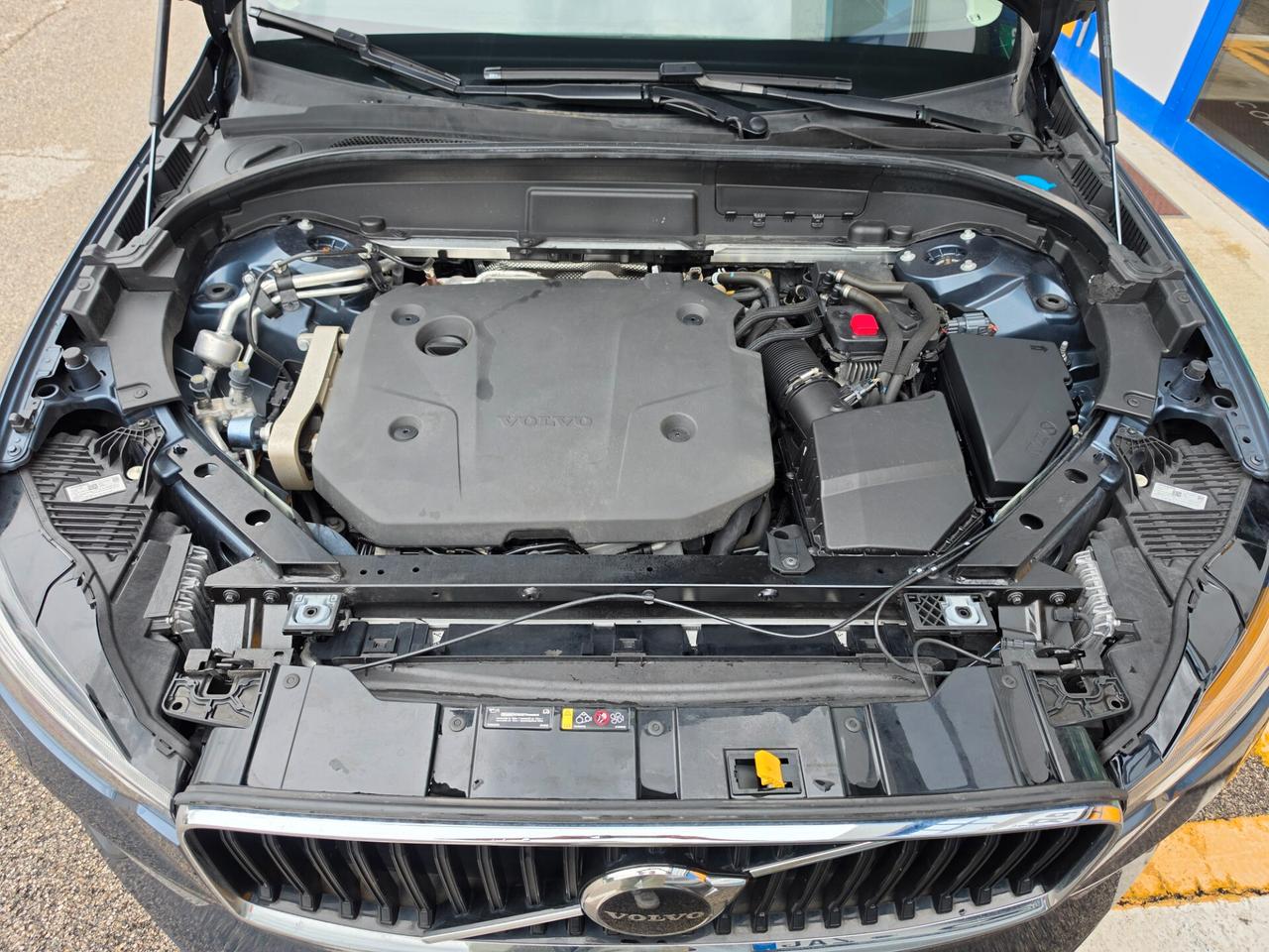 Volvo XC 60 XC60 B4 (d) AWD Geartronic Momentum Pro