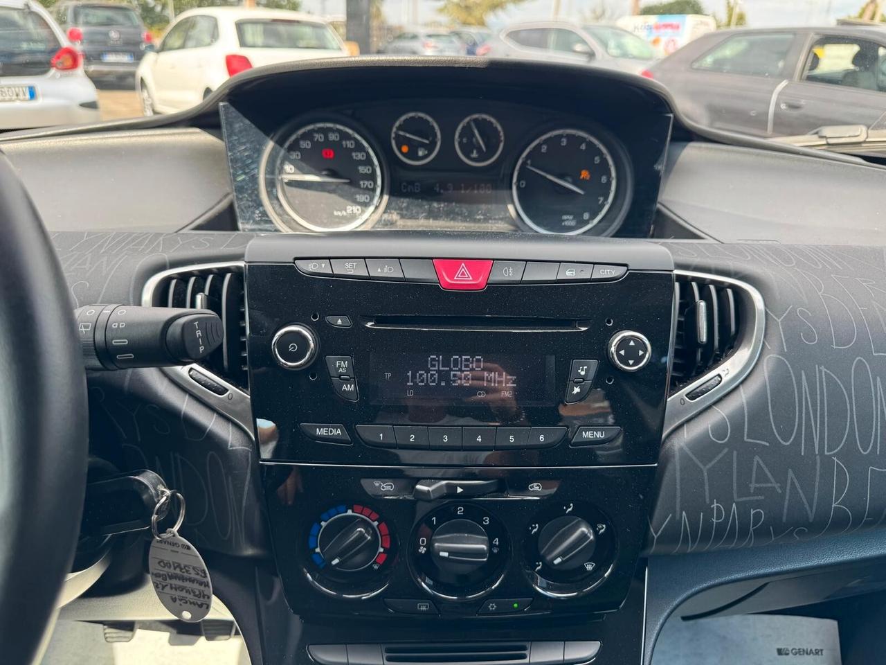 Lancia Ypsilon 1.2 BENZ ELEFANTINO 2013