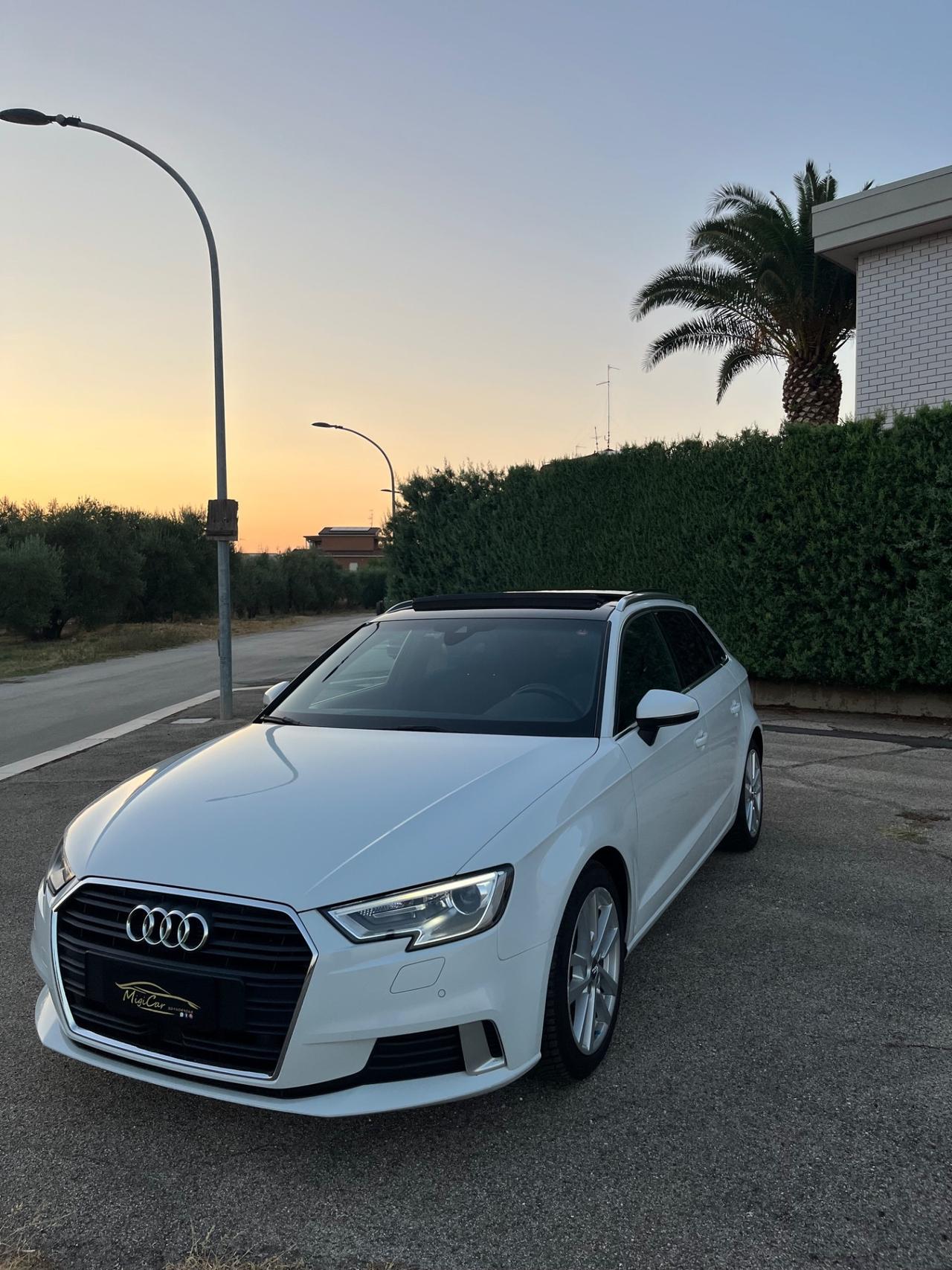 Audi A3 1.6 TDI 116 CV S tronic Design FULL TETTO PANORAMICO