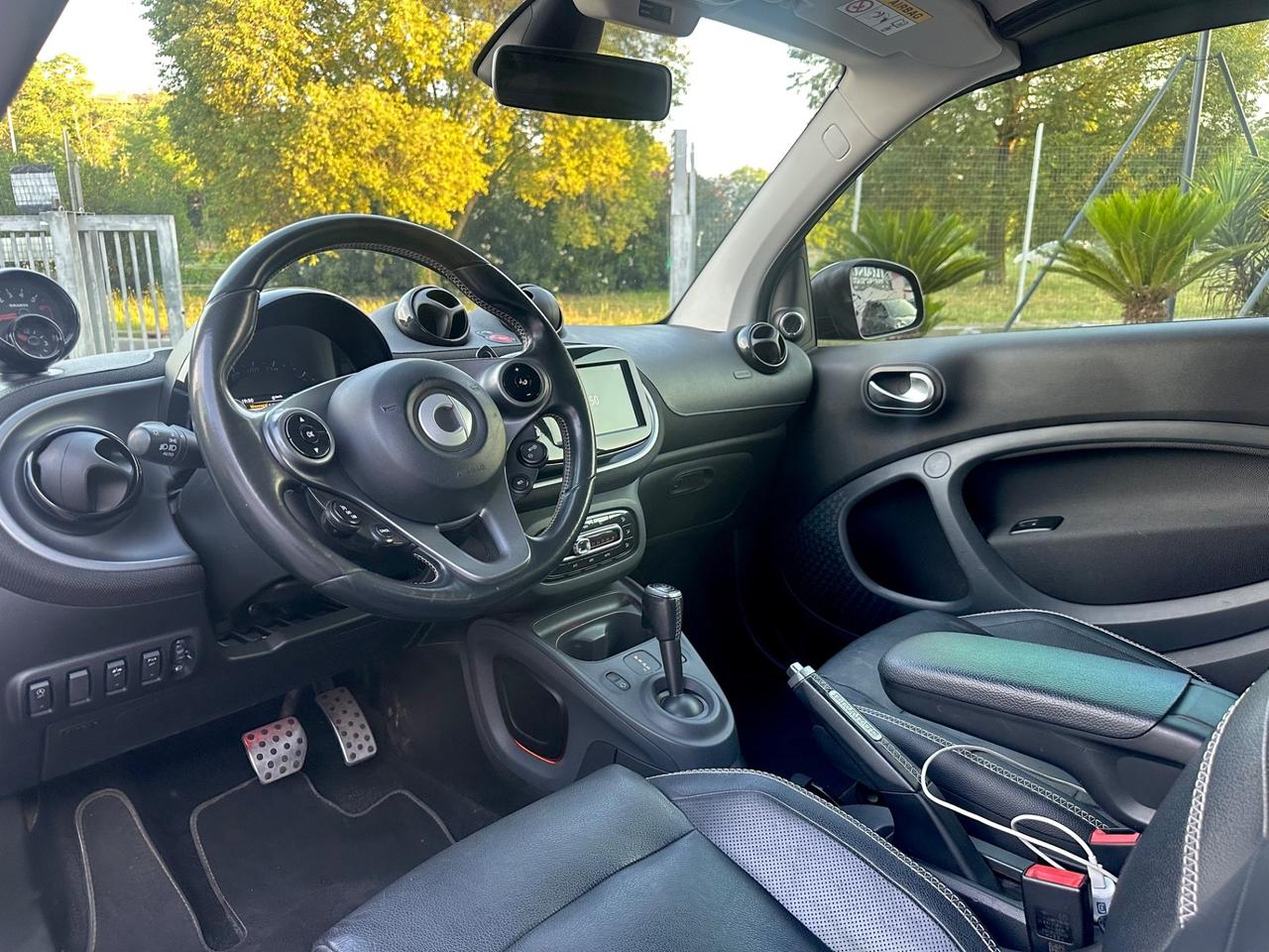 Smart ForTwo BRABUS 0.9 Turbo twinamic cabrio Xclusive BLACK NIGHT Permute Rate Garanzia