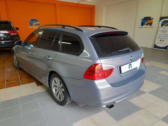 BMW 320 320d Touring Attiva