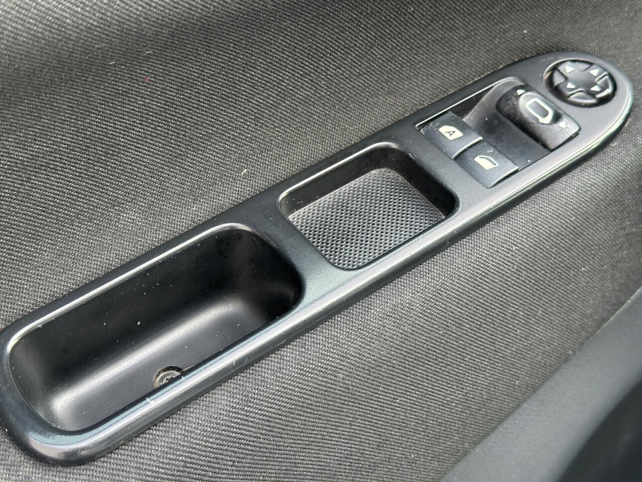 Peugeot 207 1.6 8V HDi 93CV 5p. Sweet Years