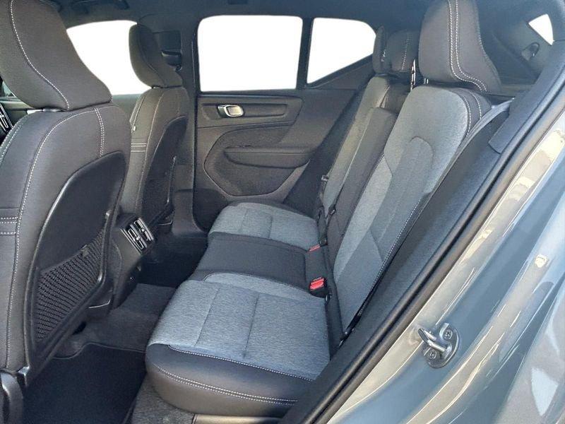 Volvo XC40 B3 163+14 CV Automatico LED Core