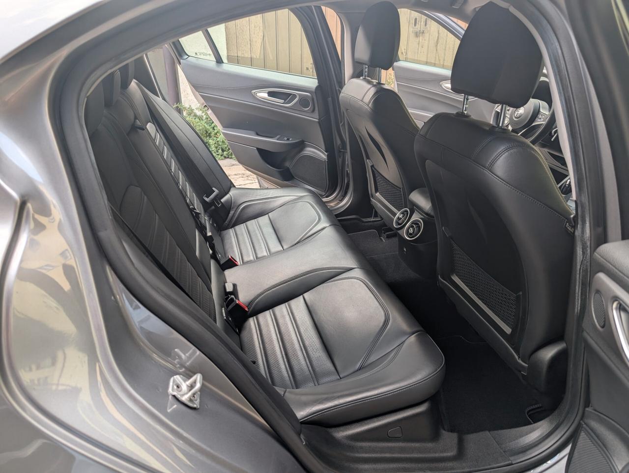 Alfa Romeo Giulia 2.2 Turbodiesel 210 CV AT8 AWD Q4 Veloce