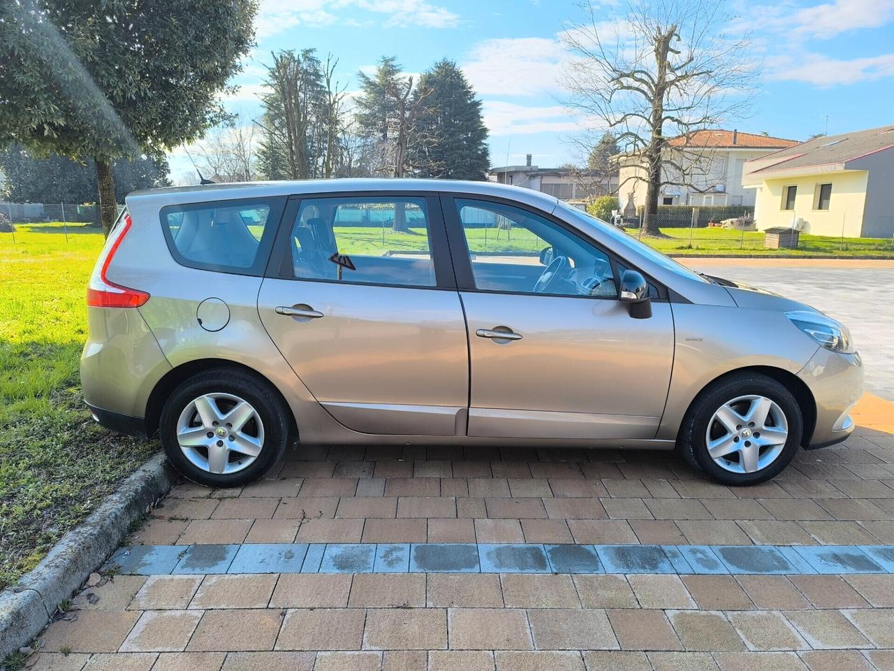 RENAULT Scenic 1.5 dCi 110CV StarteStop Energy7posti
