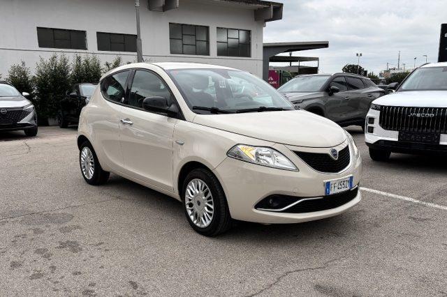 LANCIA Ypsilon 1.2 69 CV 5 porte GPL Ecochic Gold