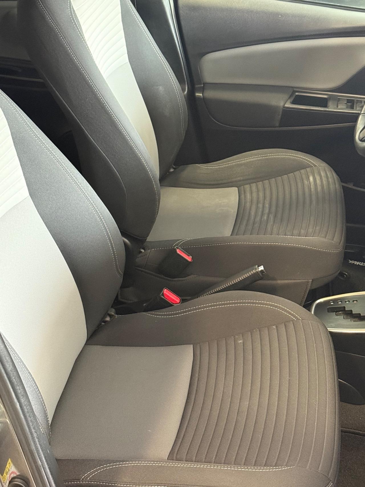 Toyota Yaris 1.5 Hybrid 5 porte Business