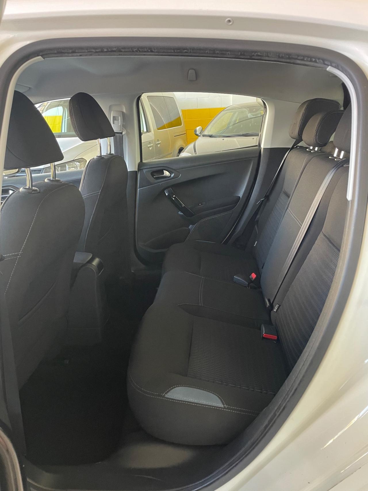 Peugeot 208 1.2 VTi 82 CV 5 porte Allure