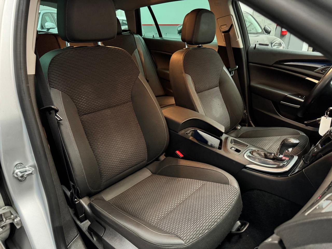 Opel Insignia Tourer 1.6 cdti Cosmo business 136cv at6