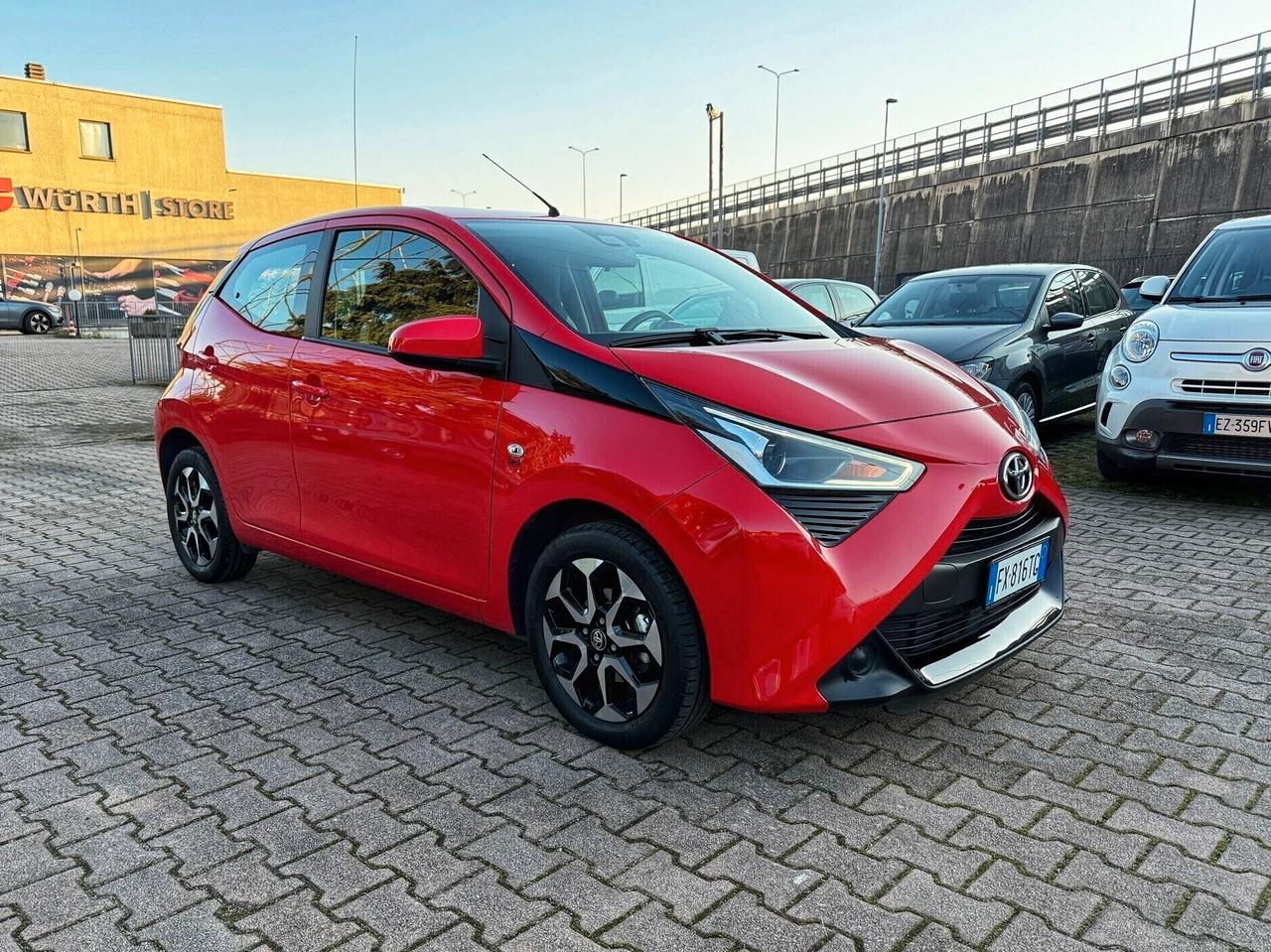 Toyota Aygo 1.0 VVT-i 72 CV 5 porte x-clusiv OK NEOPATENTATI TELECAMERA POSTERIORE CRUISE