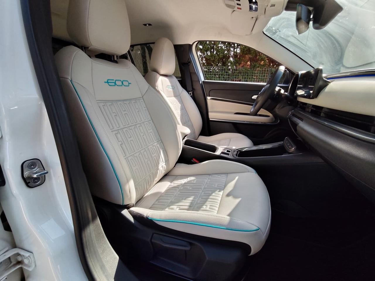 Fiat 600 Hybrid 110 CV DCT MHEV La Prima