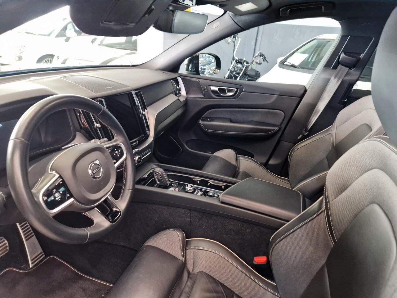 Volvo XC 60 XC60 B4 (d) AWD Geartronic R-design