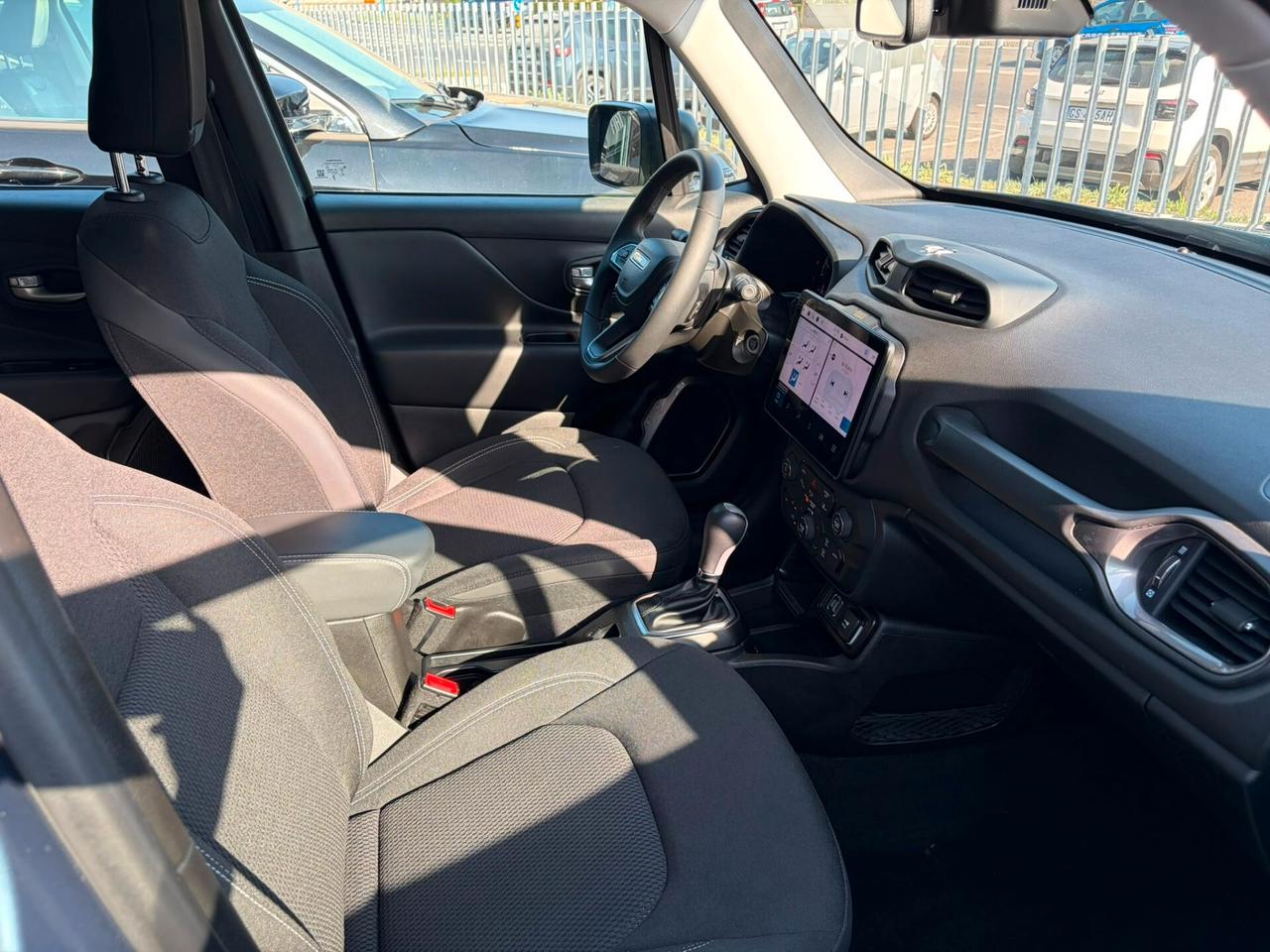 Jeep Renegade 1.5 Turbo T4 MHEV Summit