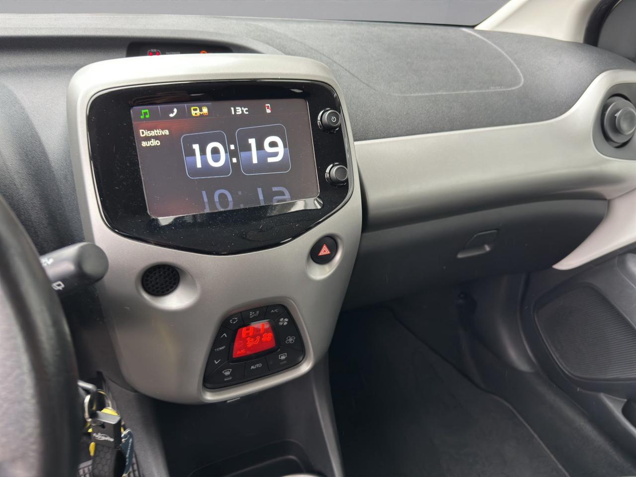 Toyota Aygo 5p 1.0 x-play tss