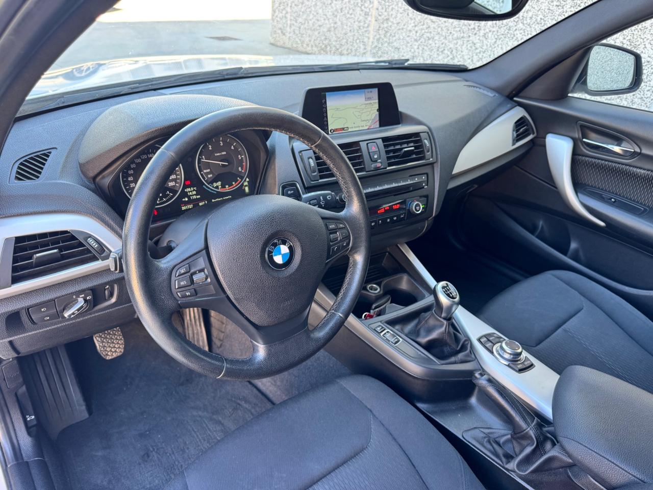 Bmw 118 118d 5p. Unique
