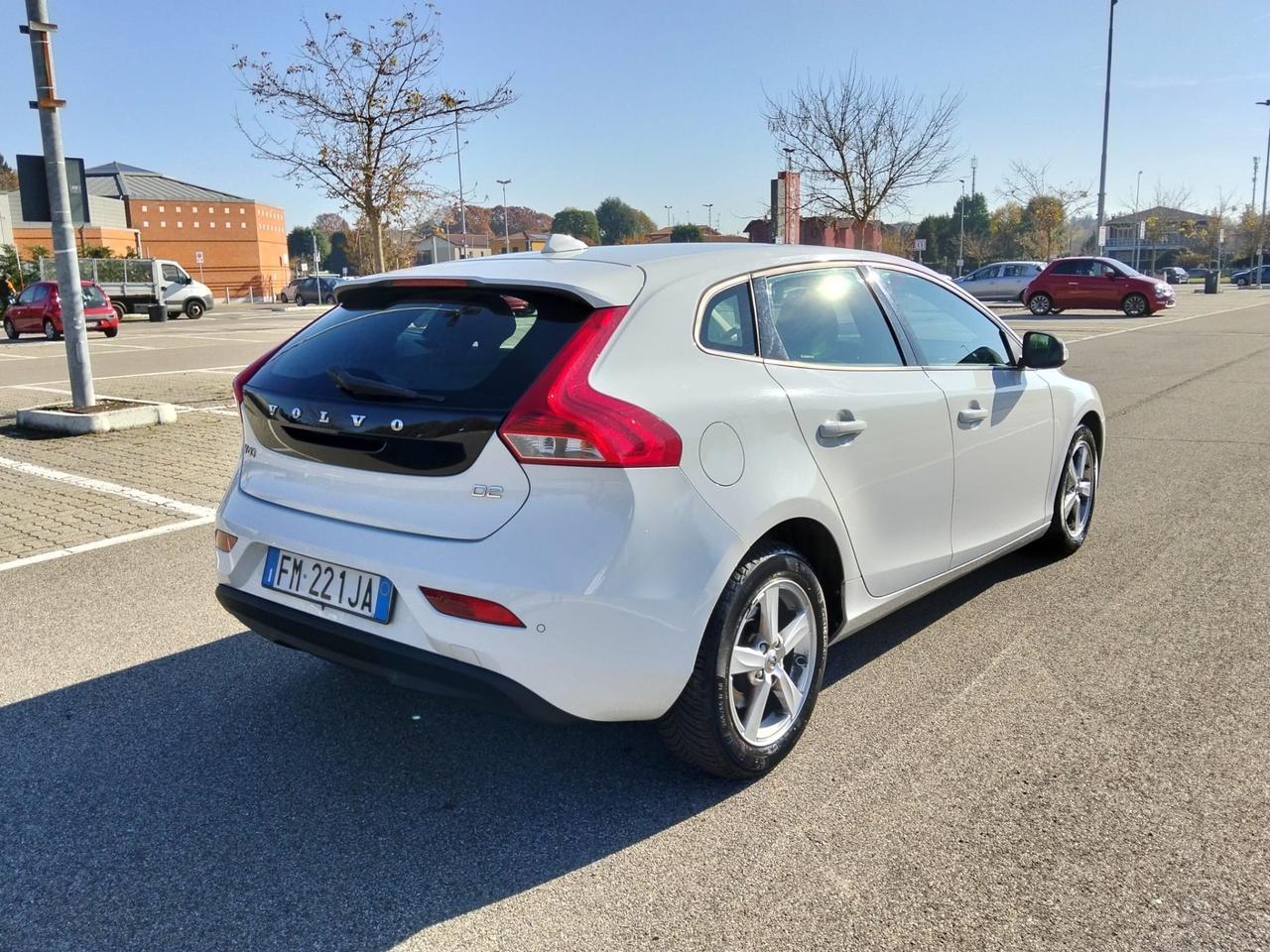 Volvo V40 D2 120Cv*S&S*Cerchi*Sensori*Cruise*Euro 6B