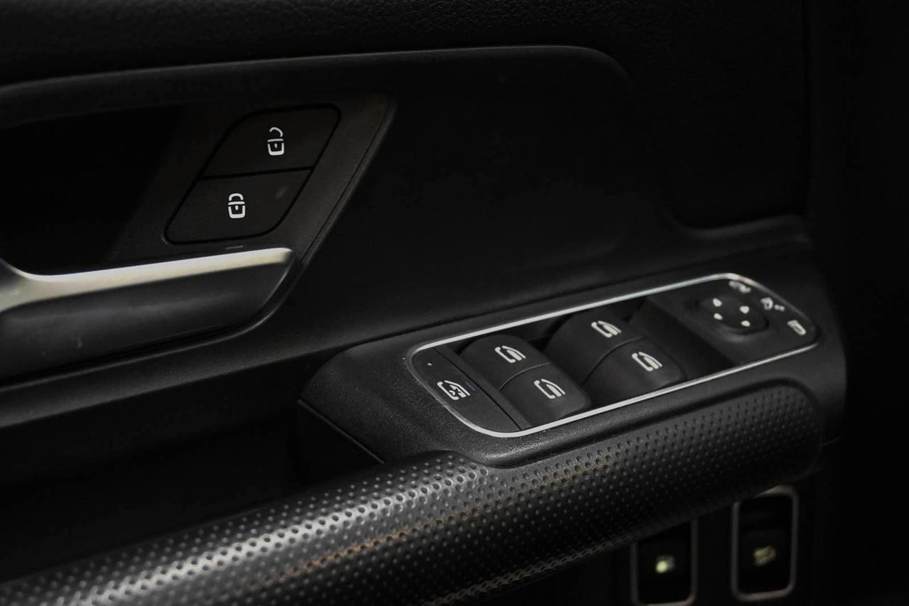 MERCEDES GLA (H247) GLA 250 e EQ-Power...