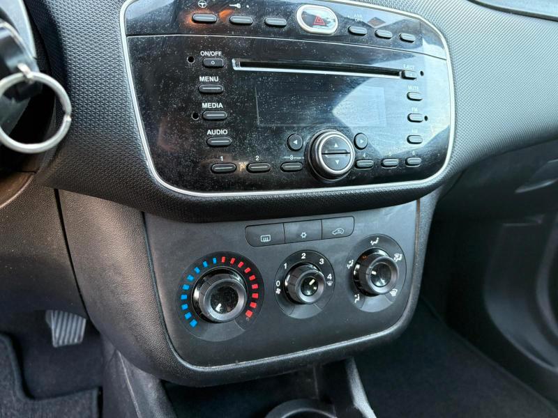 Fiat Punto 5 Porte 1.2 BENZ 69 CV Lounge ADATTA NEOPATENTATI