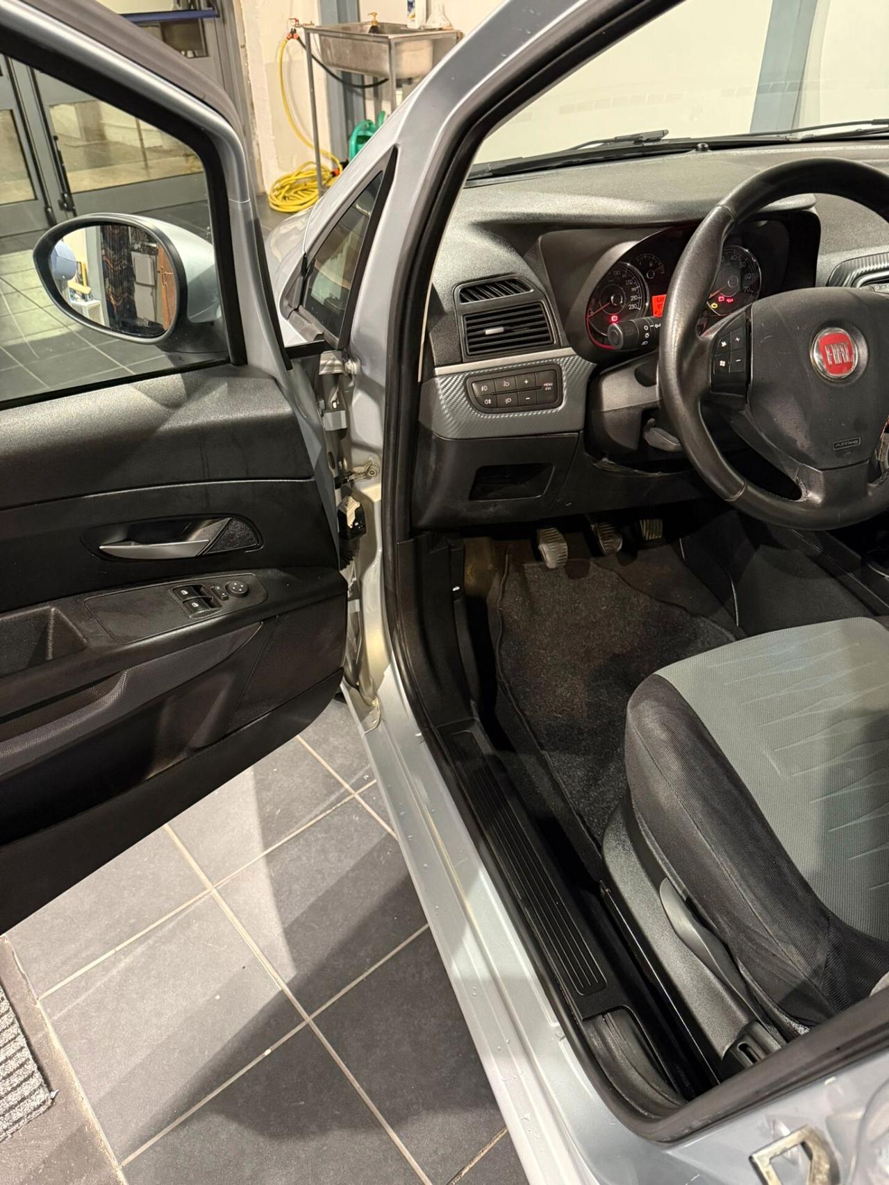 Fiat Grande Punto BENZINA - METANO - NEOPATENTATI